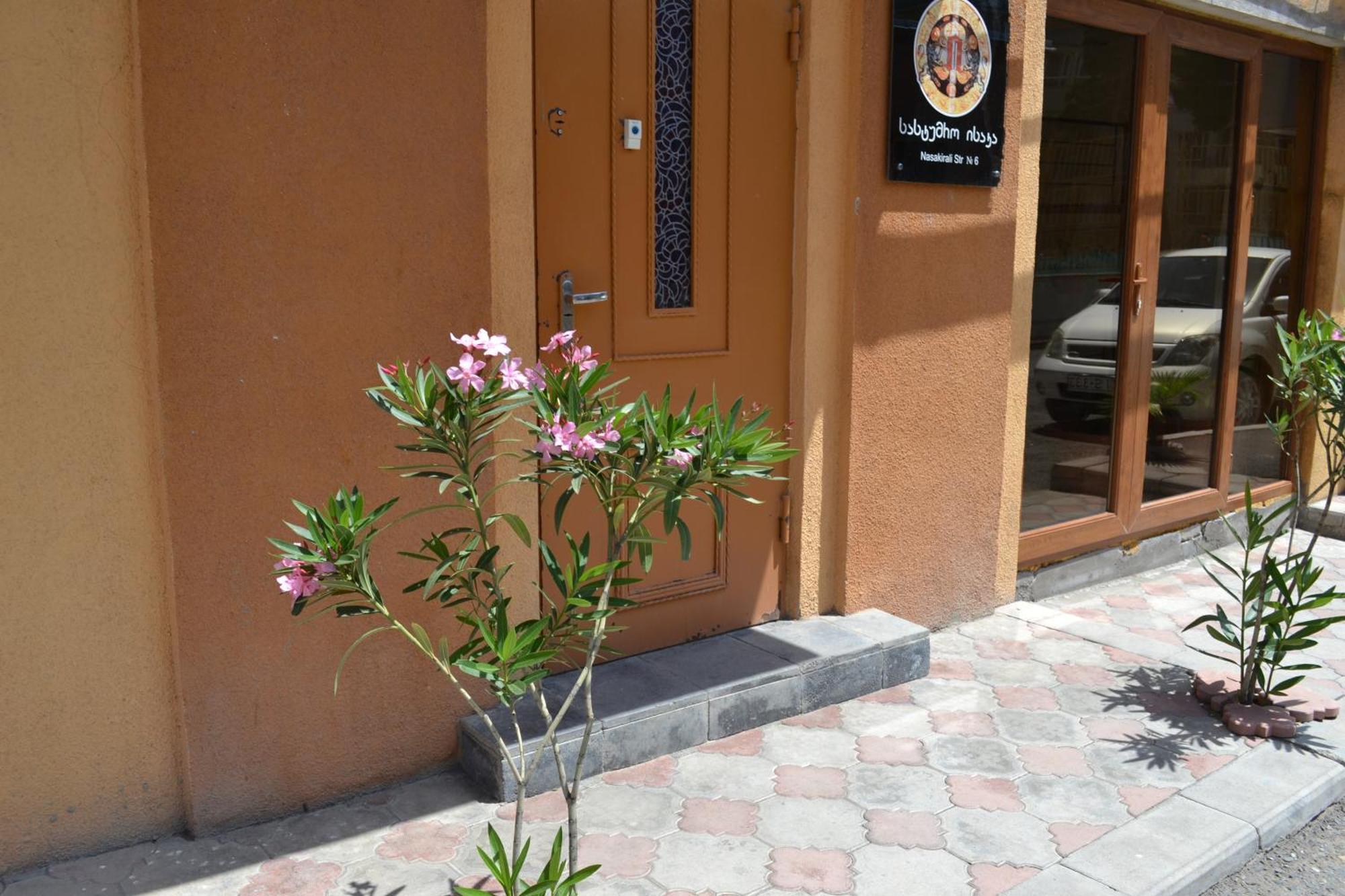 Hotel Isaka Tbilisi Rum bild
