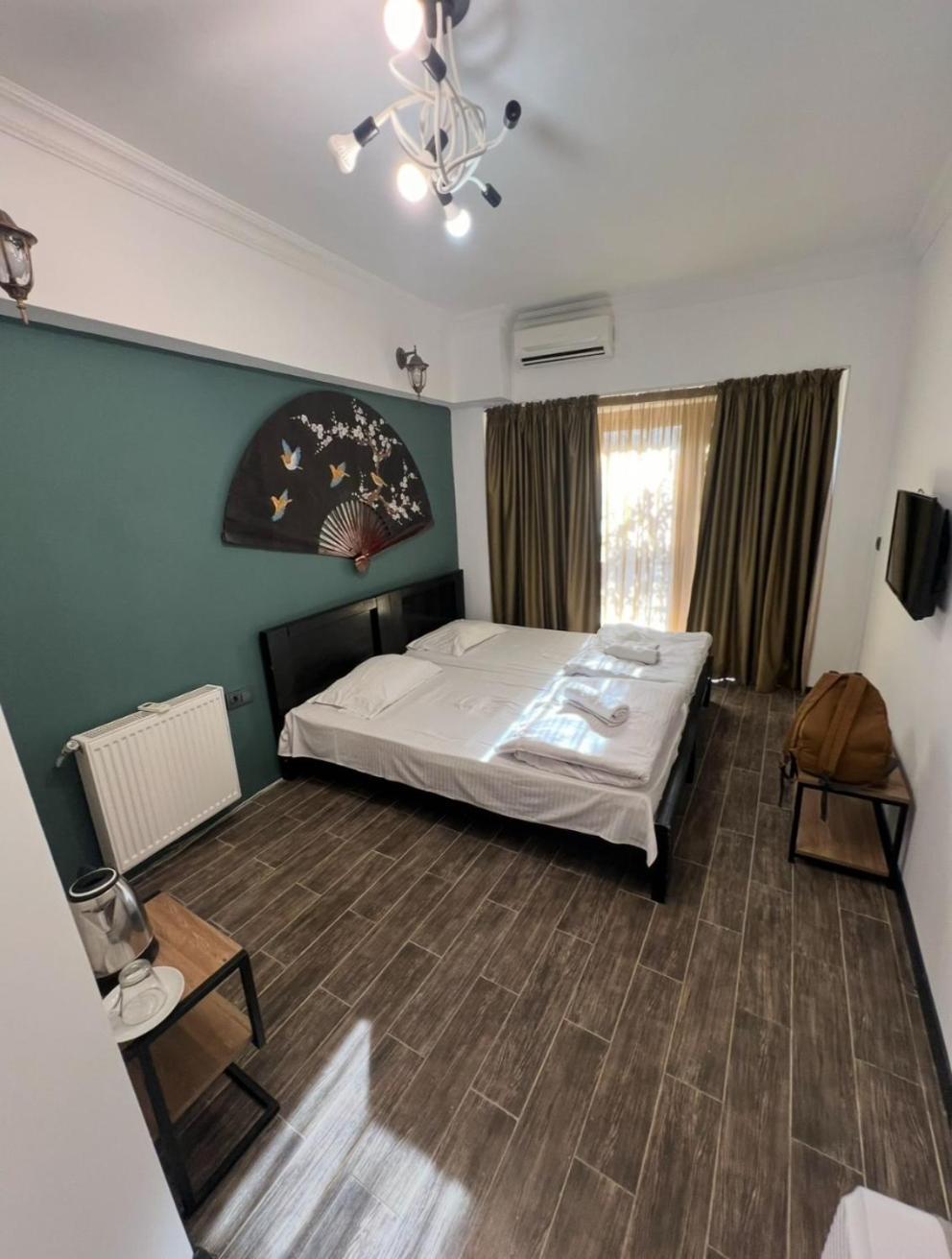 Hotel Isaka Tbilisi Exteriör bild