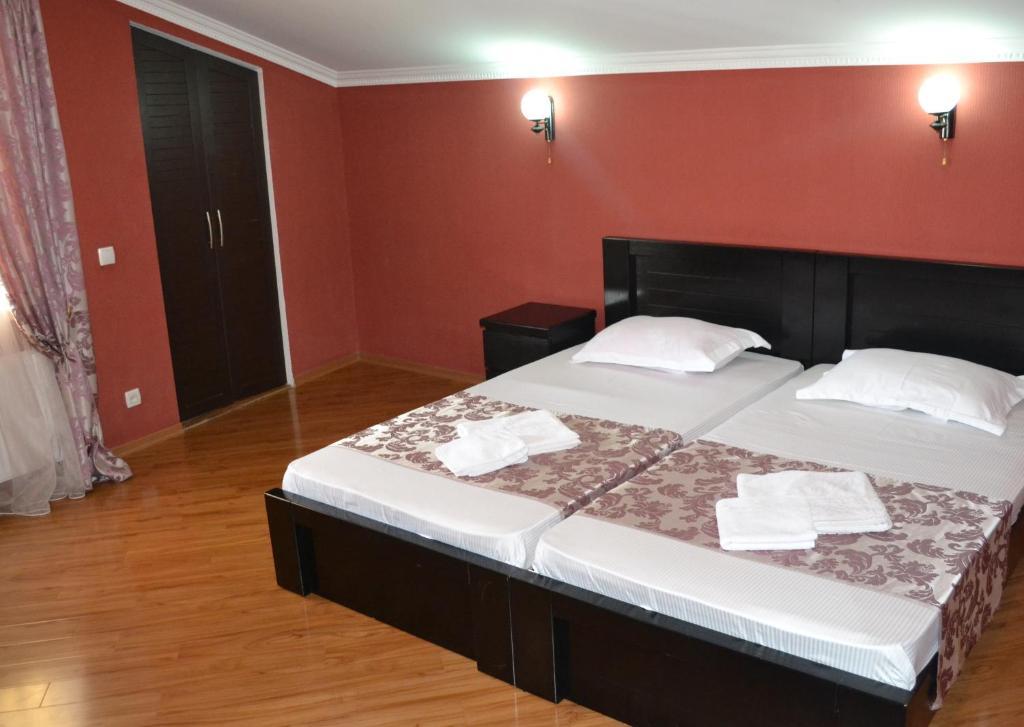 Hotel Isaka Tbilisi Rum bild