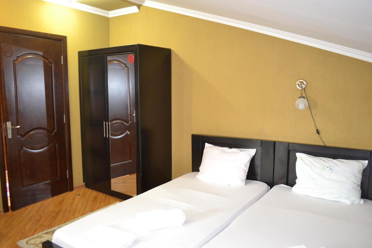 Hotel Isaka Tbilisi Exteriör bild