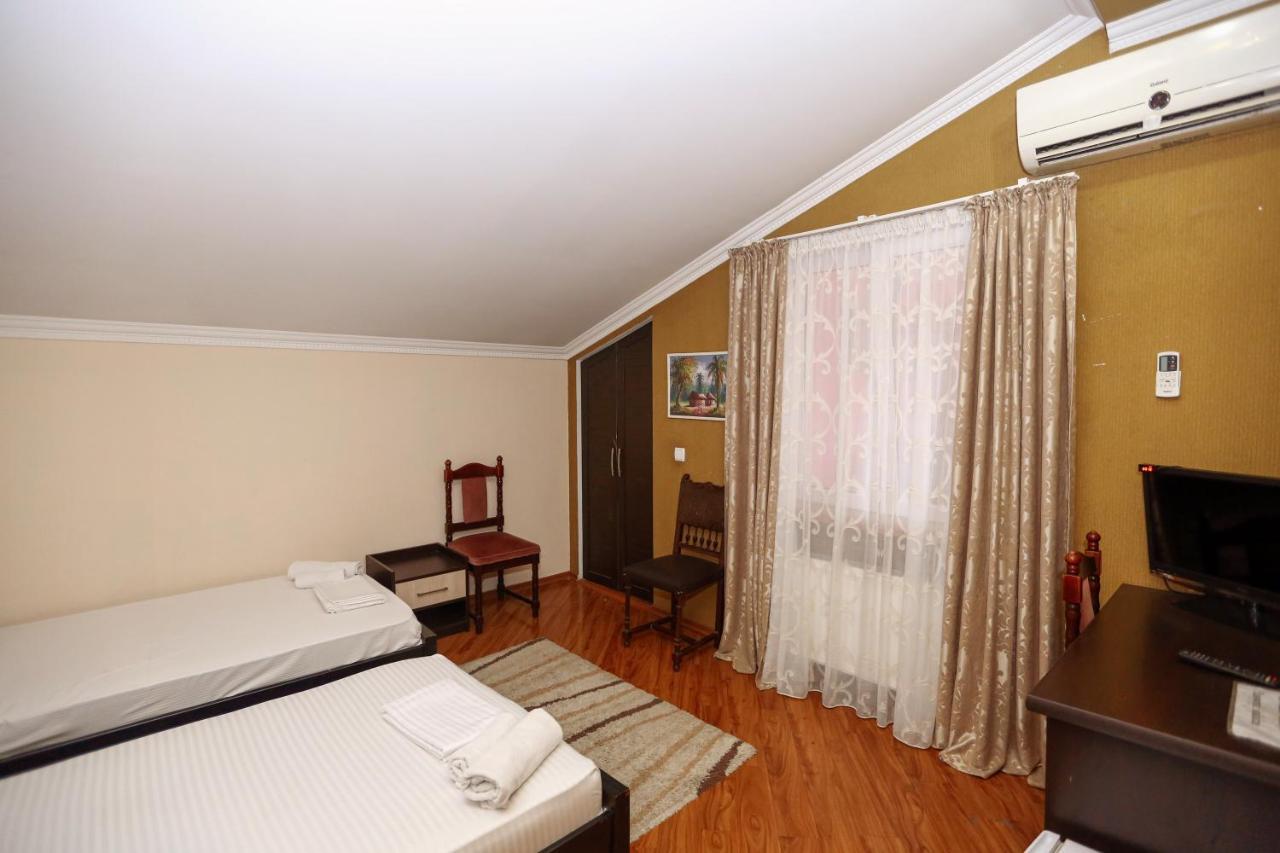 Hotel Isaka Tbilisi Exteriör bild