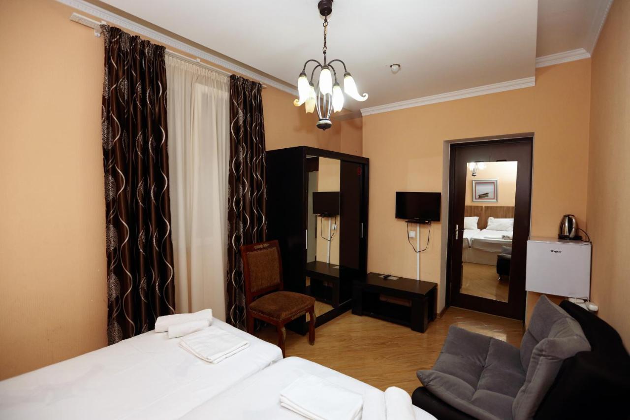 Hotel Isaka Tbilisi Exteriör bild