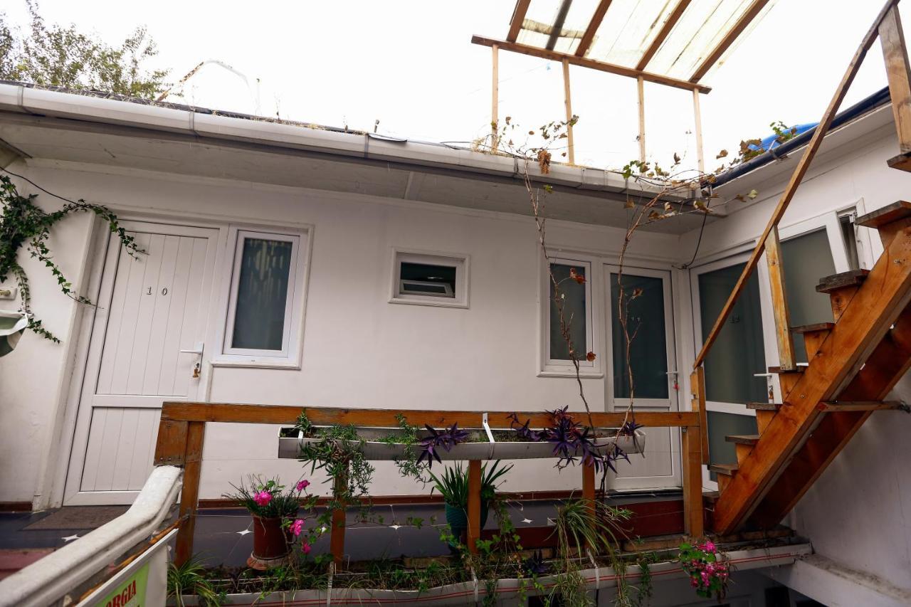 Hotel Isaka Tbilisi Exteriör bild
