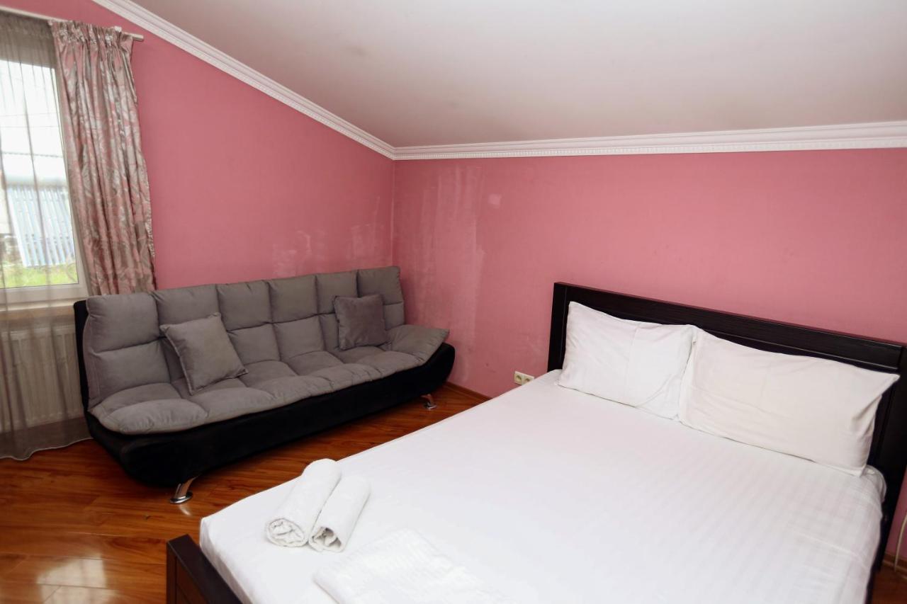 Hotel Isaka Tbilisi Exteriör bild